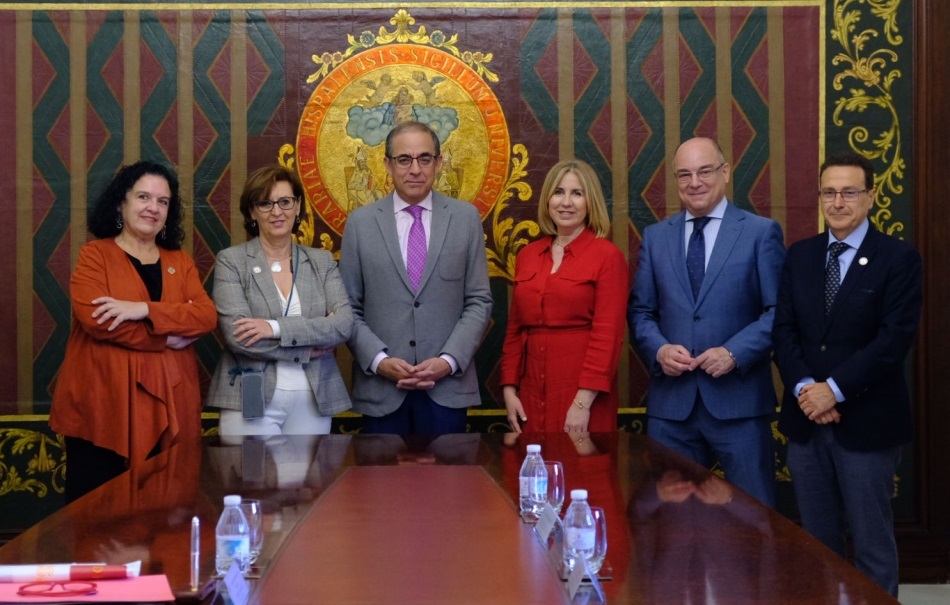 Firma Acuerdo Marco de Colaboración entre la Universidad de Sevilla y Mujeres Valientes Firma Acuerdo Marco de Colaboración entre la Universidad de Sevilla y Mujeres Valientes