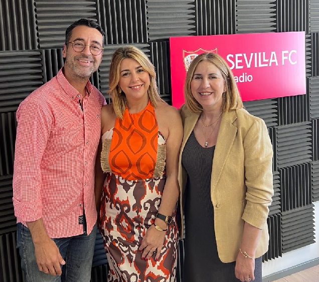 Marta Vázquez, directora de la Galería de Cuna con Antonio Bejarano, director de Estilo Sevilla y Mª José Andrade, directora de Espacio Mujeres Valientes