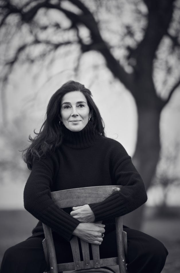 Cristina López Barrio. Autora de la novela "La tierra bajo tus pies"