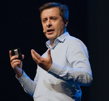David Cerdá, invitado al "Club del libro de Mujeres Valientes"