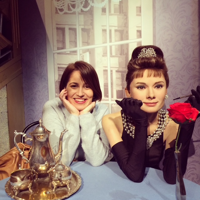 Diana Granada en el Museo de Madame Tussaud de Londres junto a la actriz Audrey Hepburn