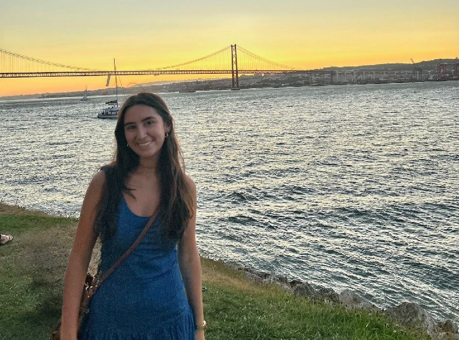 Marina Andrade. Estudiante de Grado de Estadística en la Universidad de Sevilla y realizando su Programa Erasmus en Lisboa